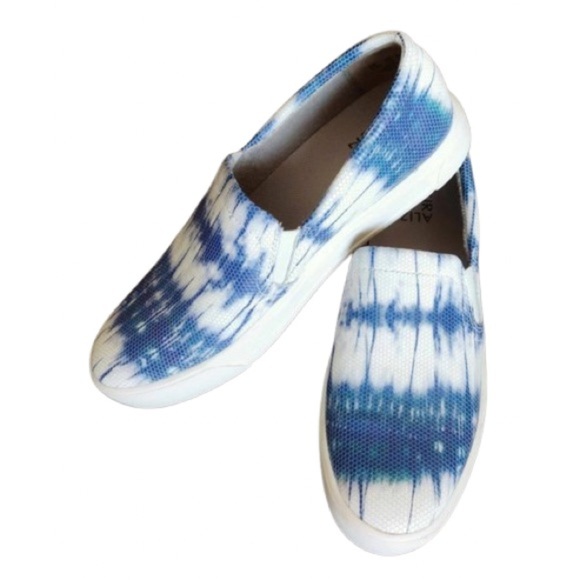 Naturalizer means quality and comfort! Leather! - Picture 2 of 8